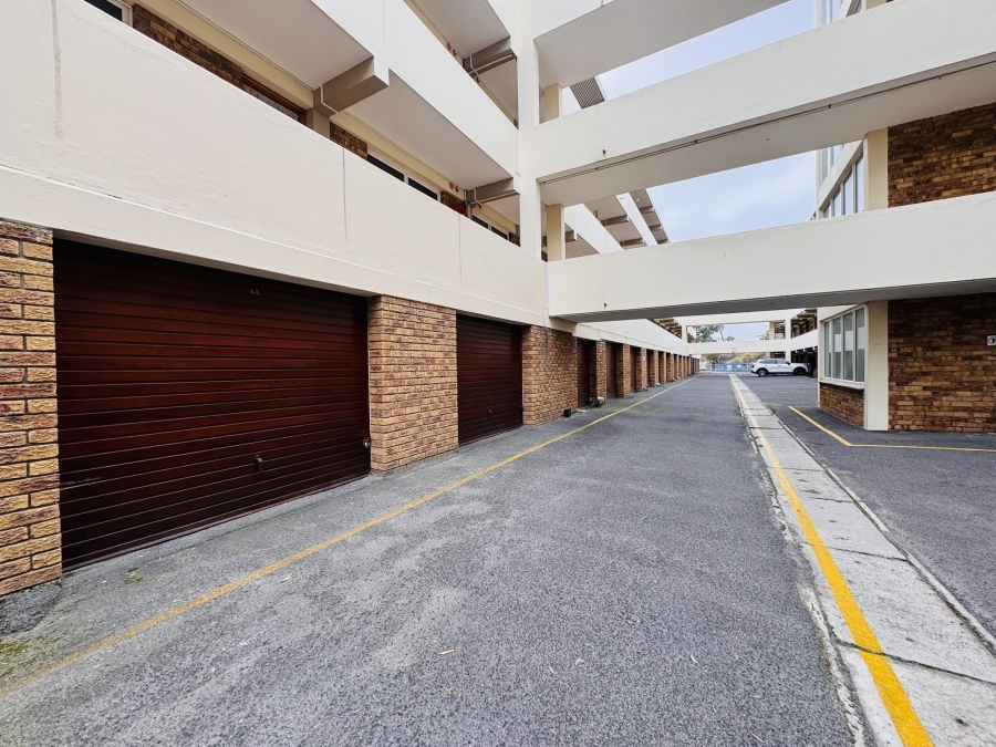 To Let 1 Bedroom Property for Rent in Strand South Western Cape